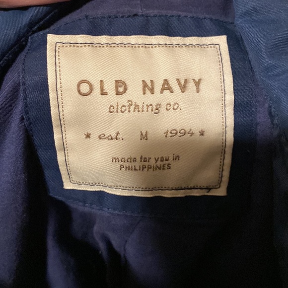 OLD NAVY cropped zip up rain jacket. Front pockets. Bell sleeves. Size US medium - Picture 10 of 12